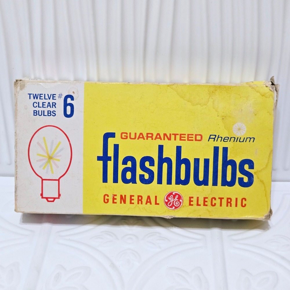 General Electric Flashbulbs Rhenium Twelve Clear Bulbs #6‎